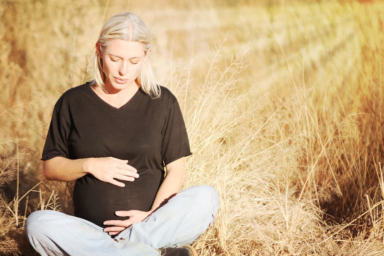 Guide to Prenatal Vitamins for Vegan Moms to Be