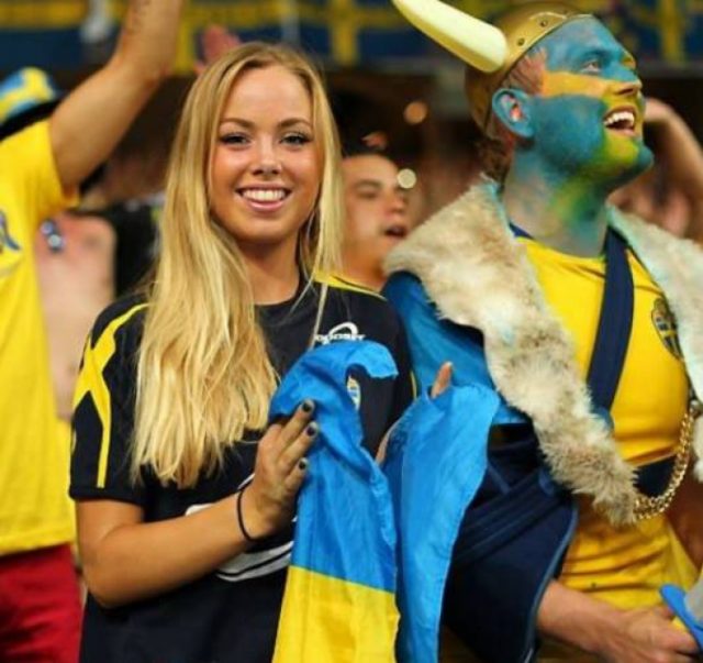 62-swedish-football-fan-girl