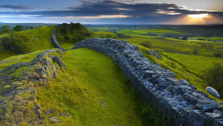 Hadrians-Wall-2-760x428