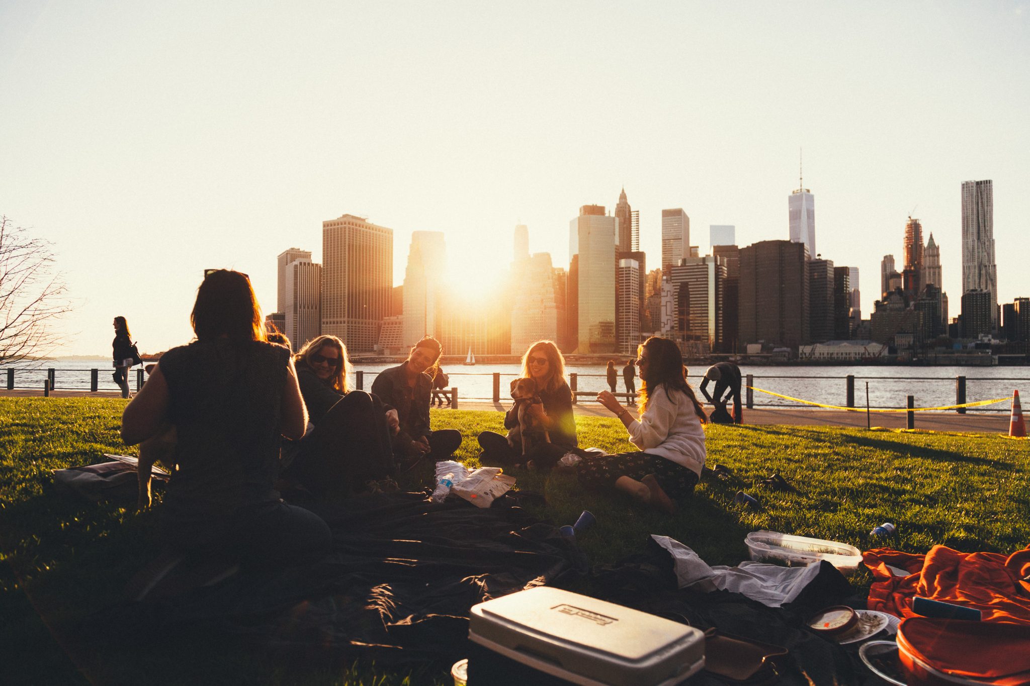 7 Simple Ways to Make Friends after You Graduate
