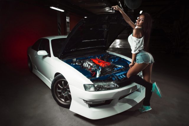 sexy-beautiful-car-mechanic-girl-hd