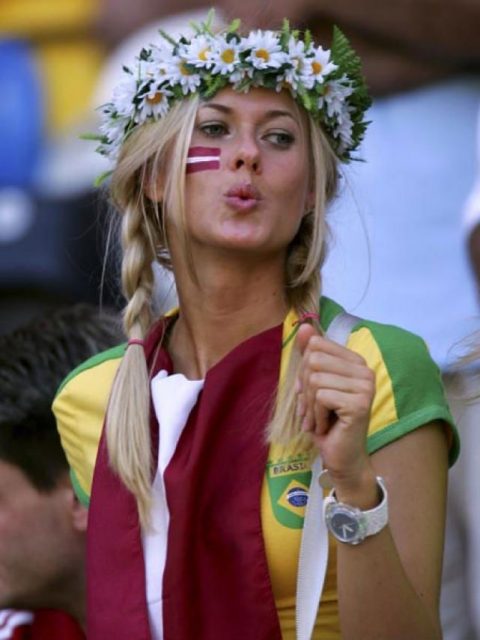 hot-soccer-fans-13