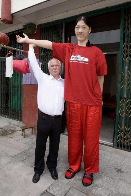 the tallest woman in the world