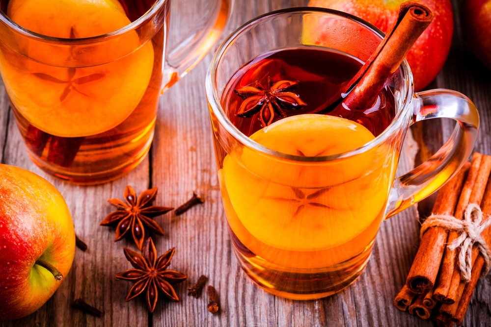 5 Easy-to-Make Holiday Cocktails to Try This Thanksgiving
