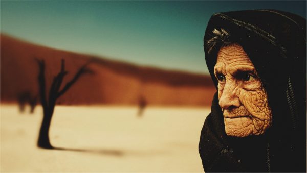 old-woman-574278-600x339