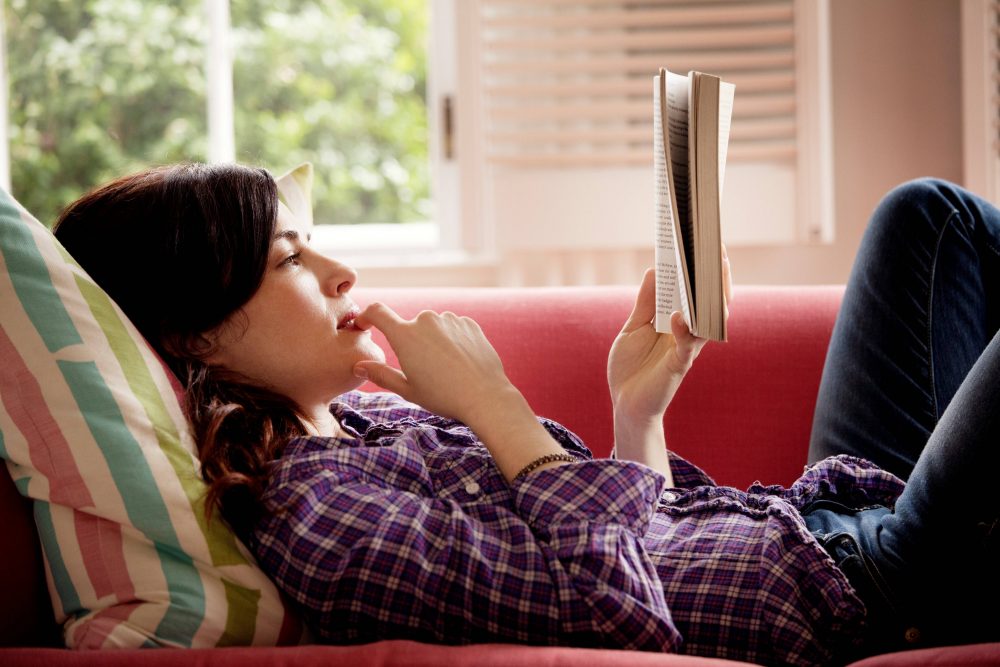 woman-reading-3-1000x667